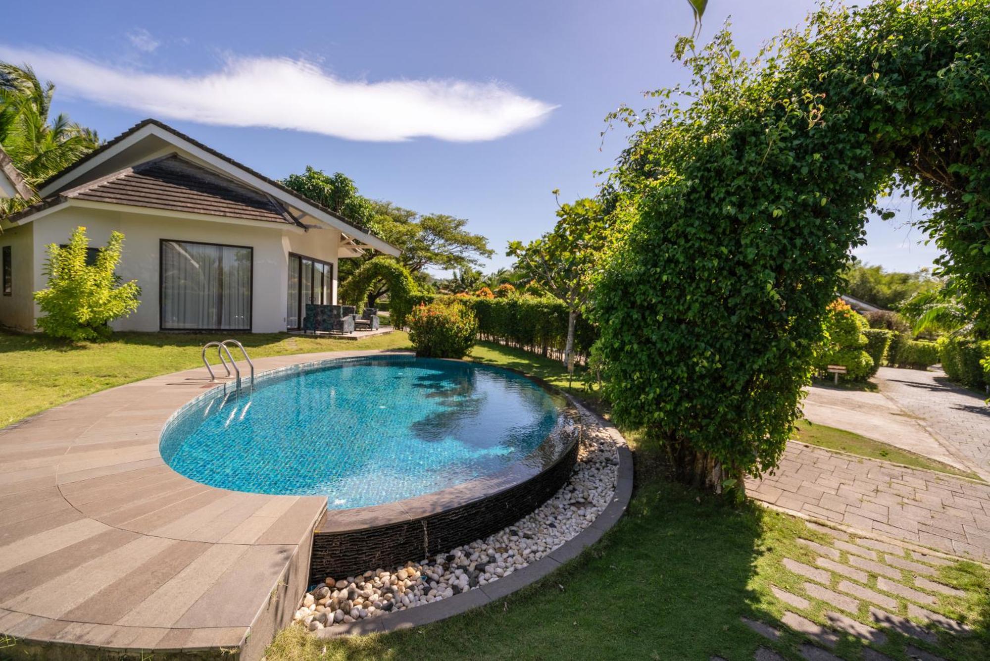 Villa de luxe au bord de la piscine